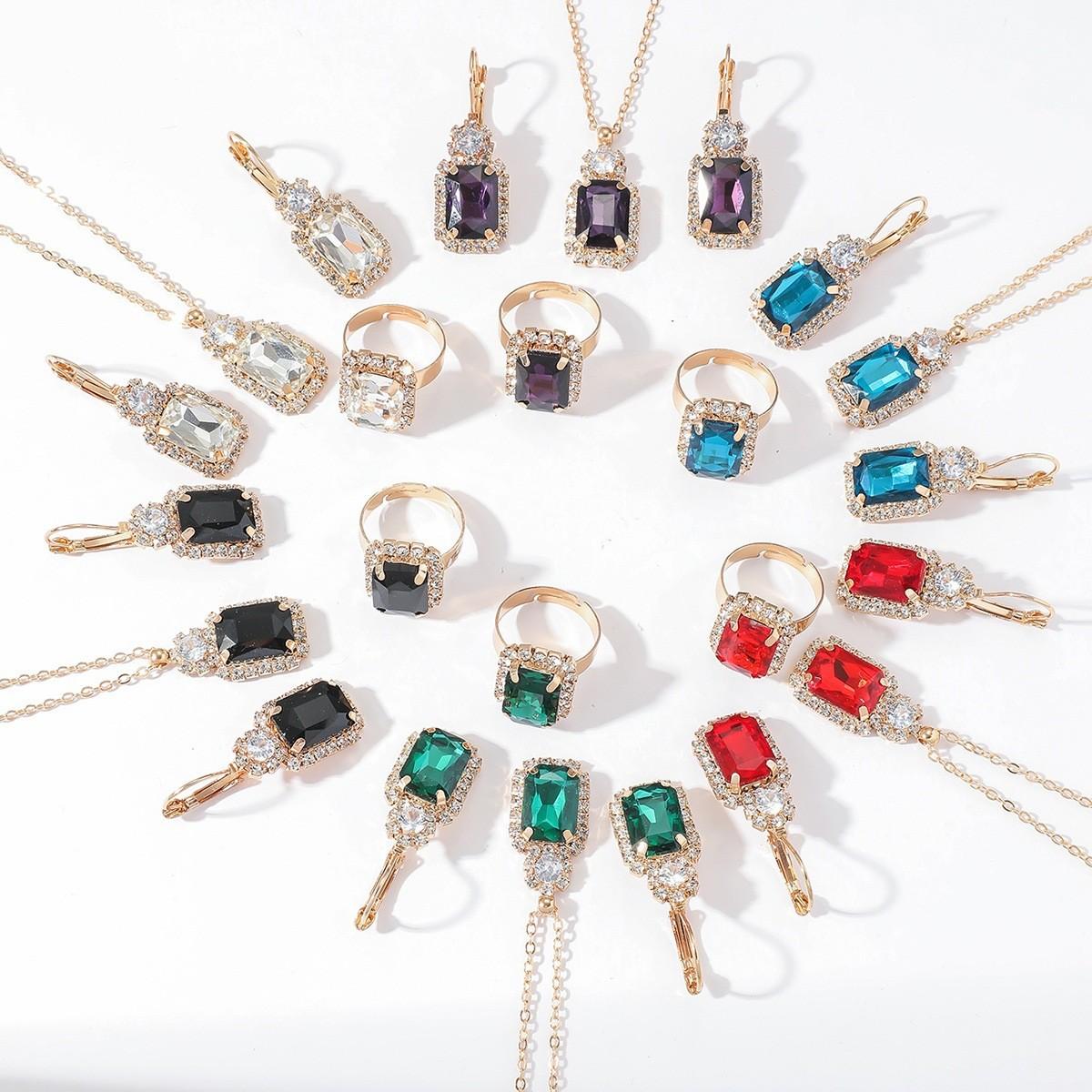 

Women s Vintage Mermaid Tears Pearl Necklace One Size чорний