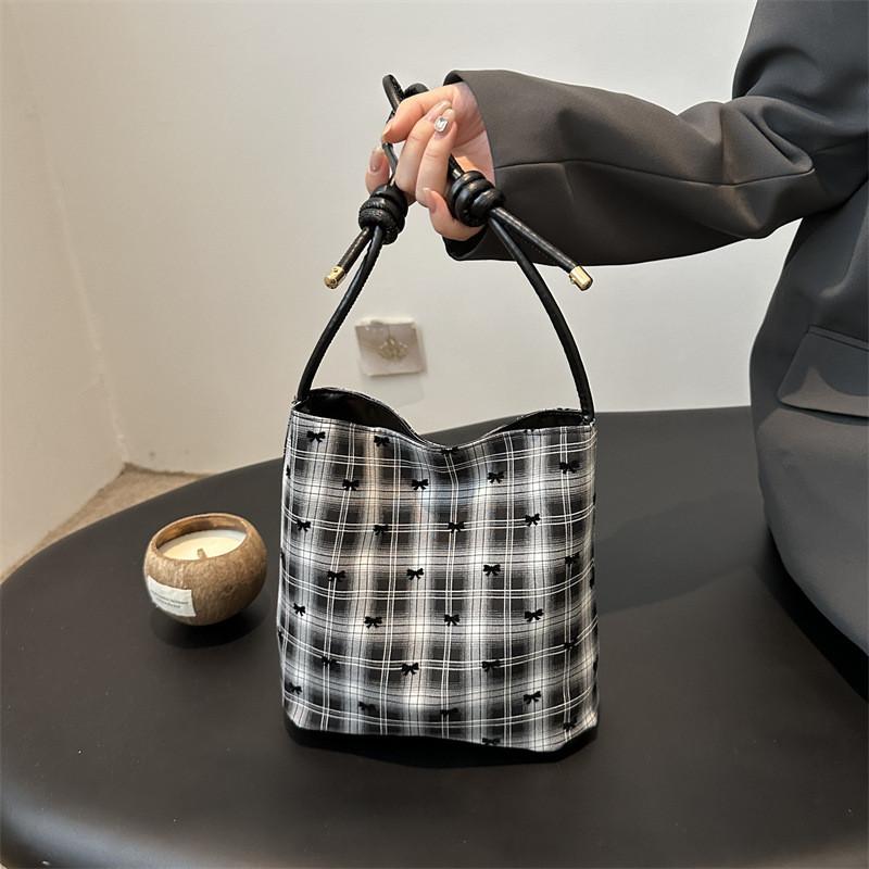 Polyester Highquality Trendy Black Bow Bucket Handbag For Women With Soft And Design Spacious