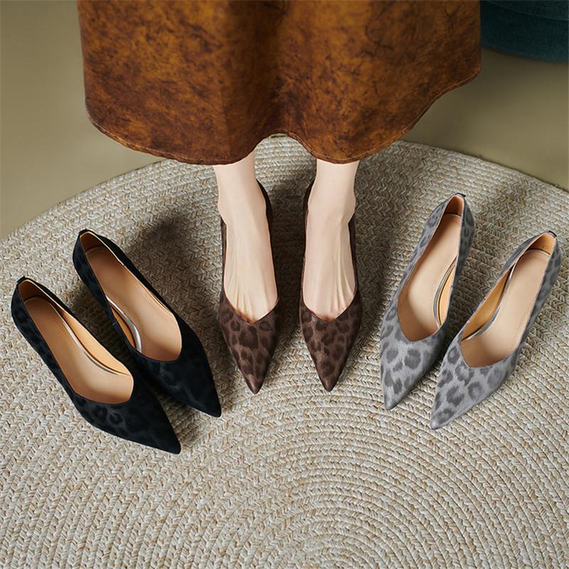 Móda Nové Jaro/léto Pravá Kůže Mělké Boty pro Ženy Módní Retro Leopardí Vzor Špičatá Špička Dámské Lodičky Střední Podpatek Stříbrné
