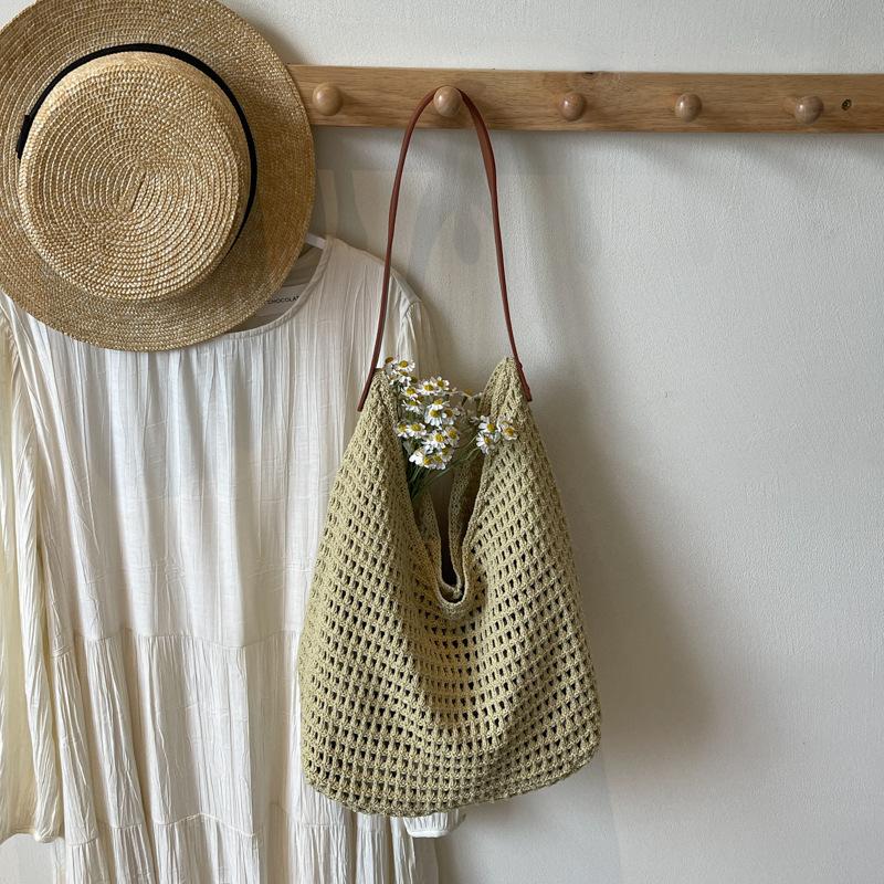 Lazy wind tote bag women's new niche high-end woven bag seaside vacation shoulder bag