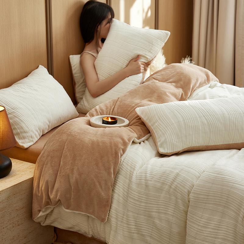 Japanese Class A Full Matte Velvet 3D Carved Mother-Baby 4-Piece Winter Bedding Set