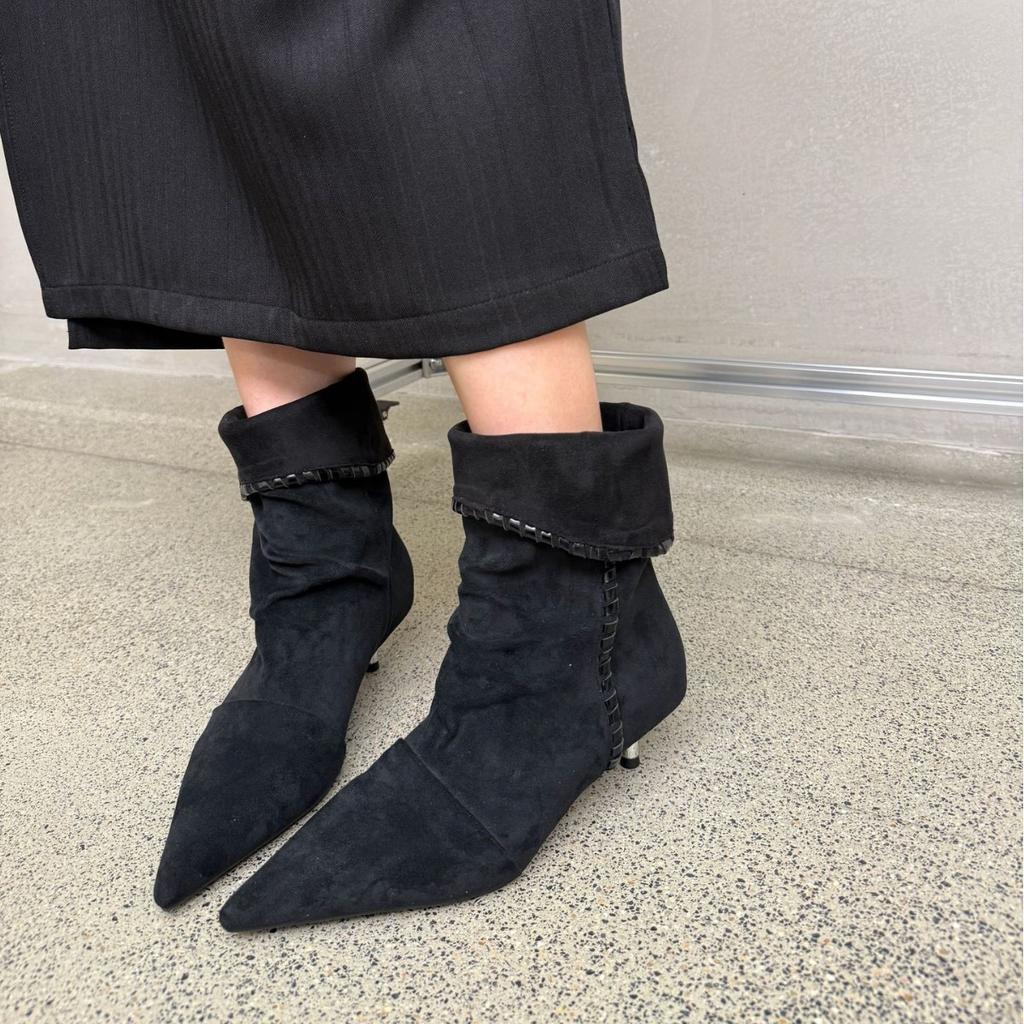 Jesień i zima 2025 nowe retro szpiczaste skórzane kowbojki damskie buty na średnim obcasie wsuwane szpilki krótkie buty