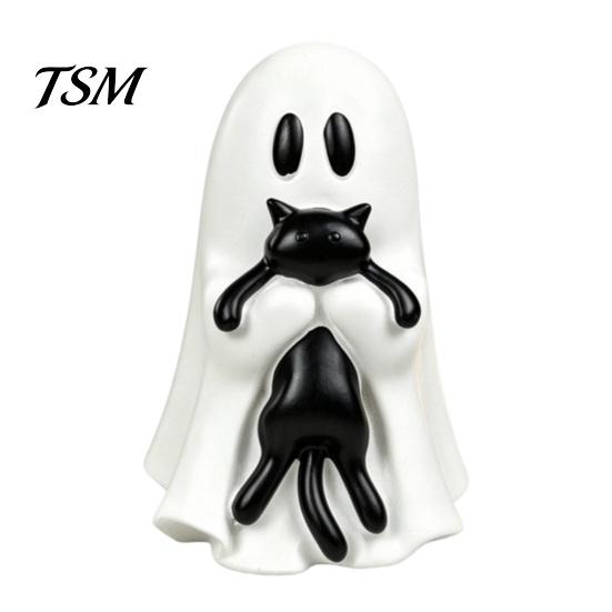 Handcrafted Resin Ornament for Window Display Halloween Ornament, Ghost Hugging A Black Cat Sculpture, Gothic Style Home Unique Figurine, Bedroom