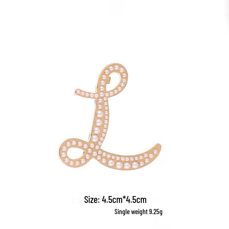 Elegantní brož s perlovým písmenem (26 písmen): Všestranný módní doplněk