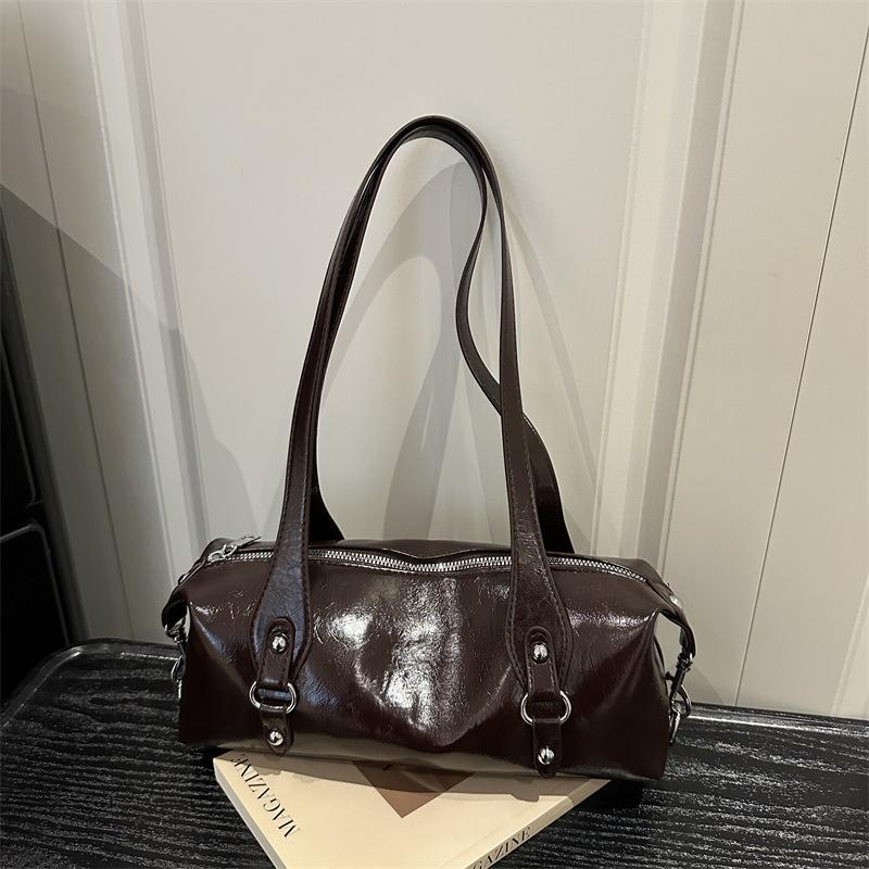 Hand-held Bag with Baguette Shape, Stylish and High-end, Single Shoulder with Underarm Strap Design