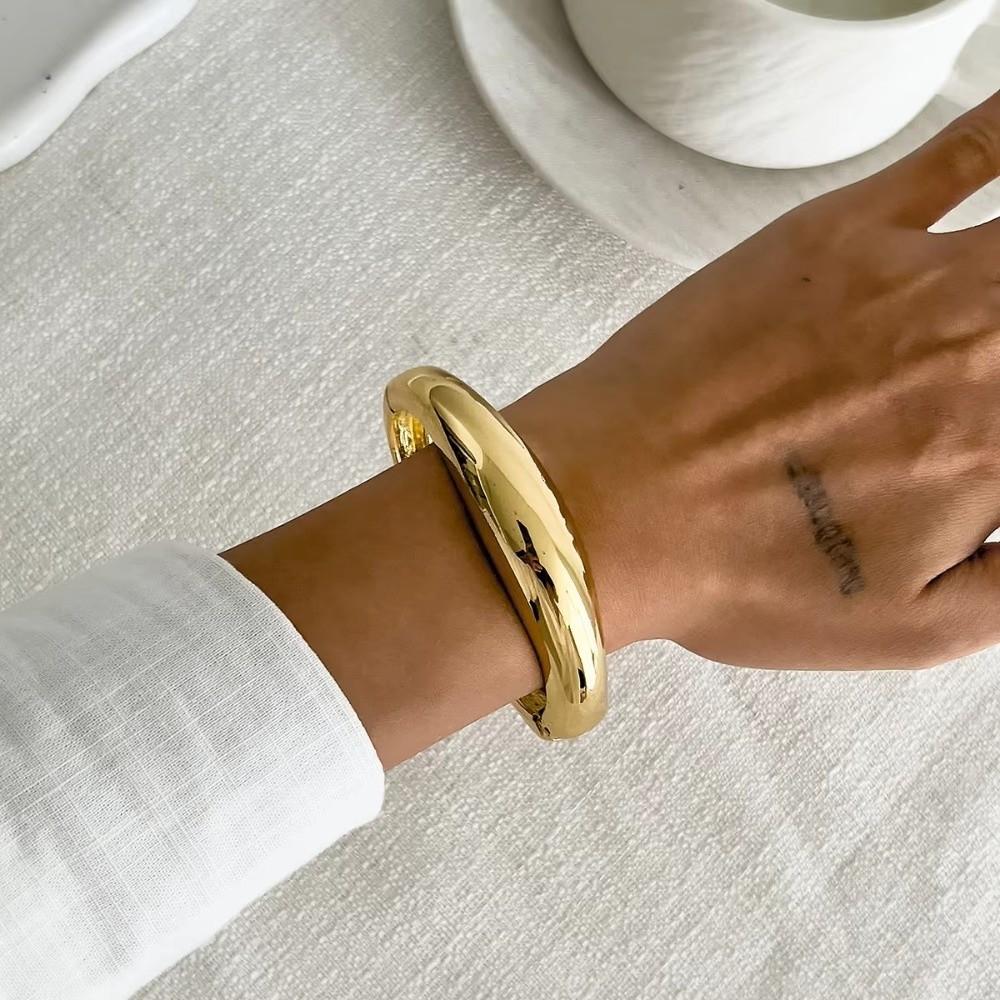 Zinc Zinc Zinc Alloy Simple Metal Bracelet Textured Wide Side Bangle Charms Exaggerated Bracelet Daily