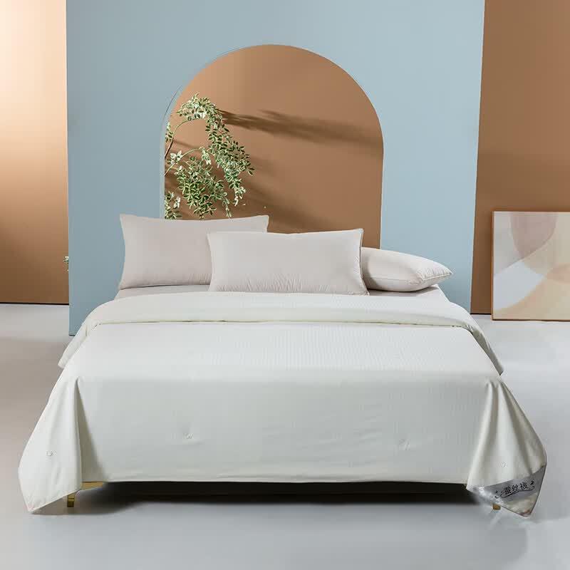 PLAYBOY Tussah Silk All-Season Quilt
