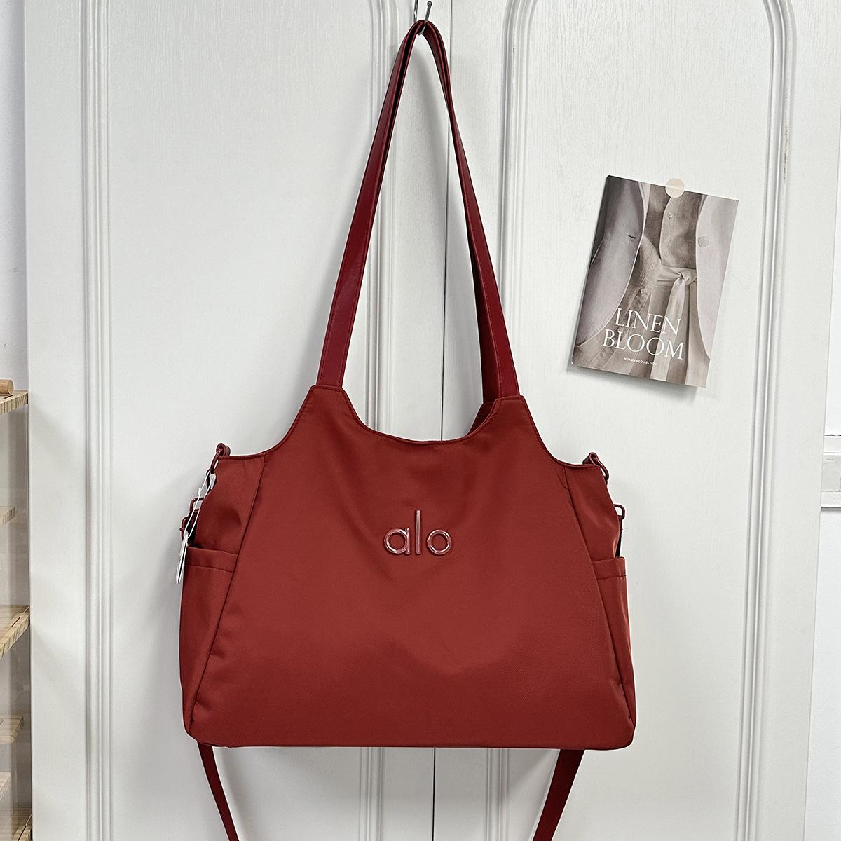 Neue vielseitige Handtasche im französischen koreanischen Stil für Ausflüge, beliebt bei Internet-Berühmtheiten, Umhängetasche / Crossbody-Tasche rot