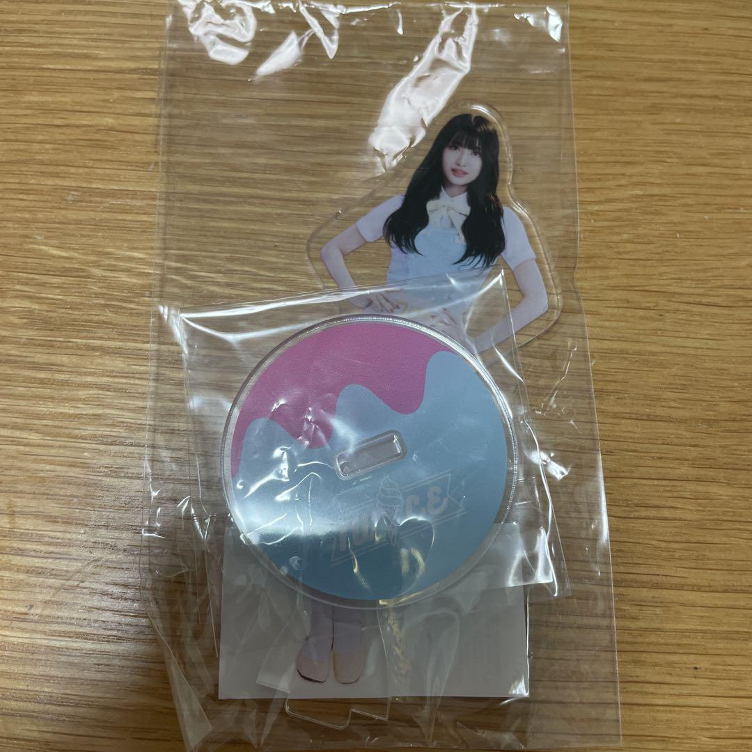 

[USED] TWICE Pop-up Store 2023 Momo Acrylic Stand