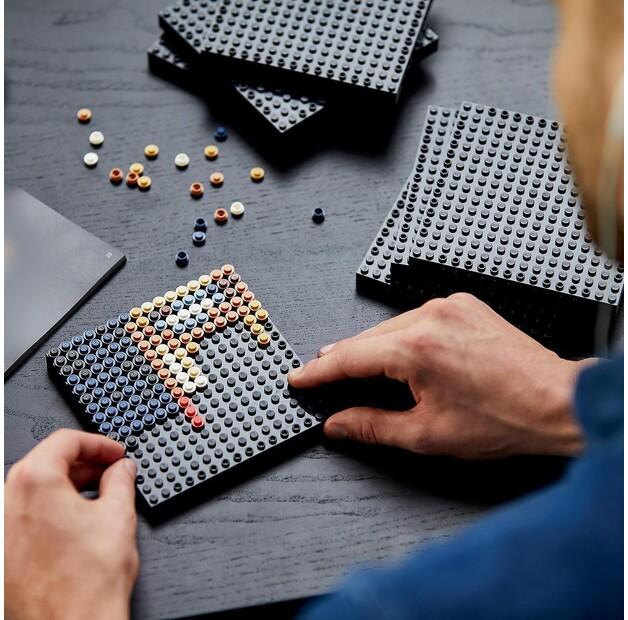 LEGO Art 31199 Железный человек от Marvel Studios