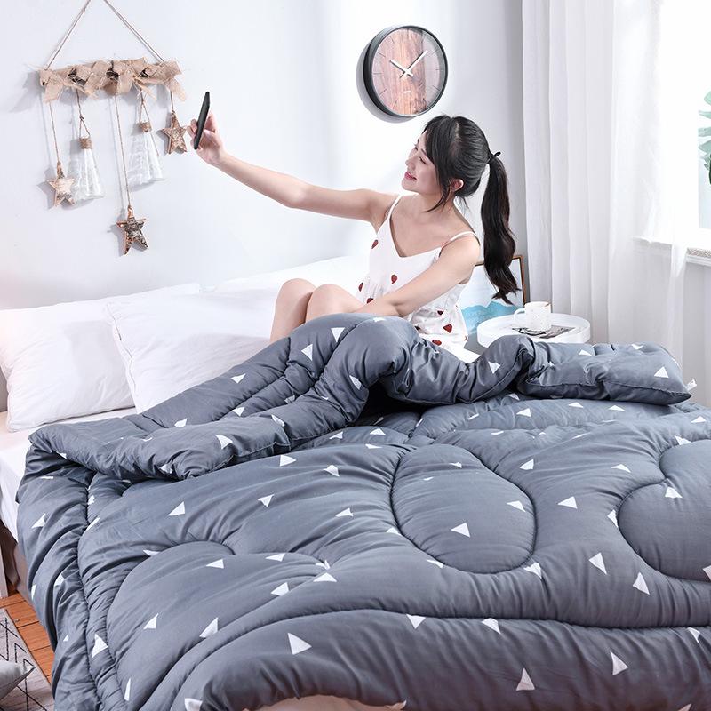 

Всесезонное стеганое хлопковое одеяло, которое можно стирать в машине, для общежитий: Идеально для весны, осени и зимы в размерах твин или дабл 150x200cm 1kg