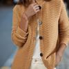Un nouveau cardigan tricoté rétro pour l'automne et l'hiver