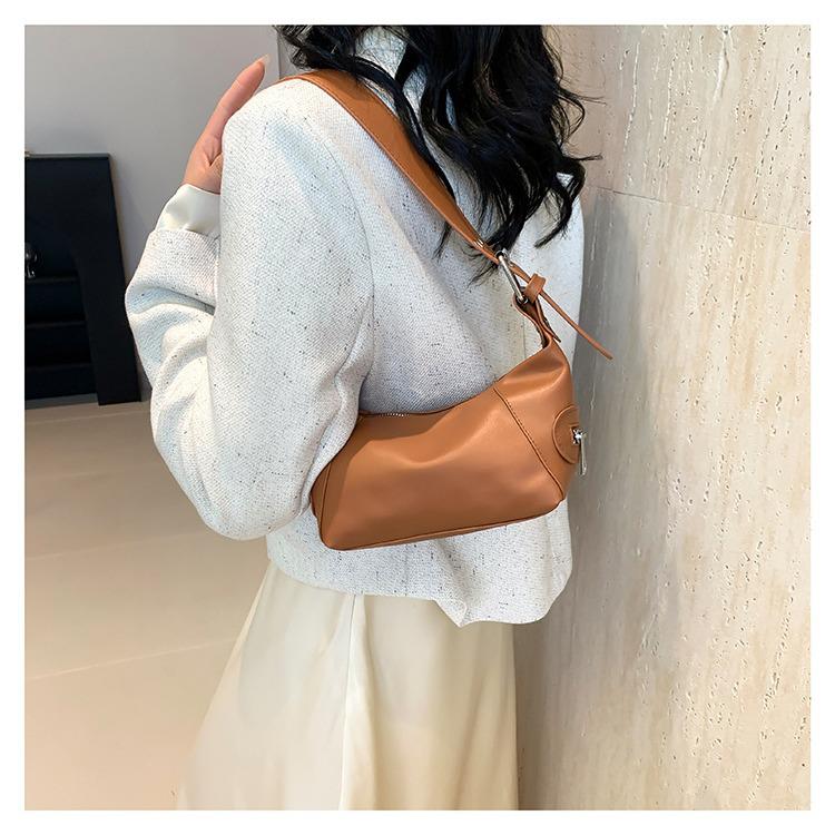 2024 Spring Women's Niche Design Versatile Shoulder Baguette Bag