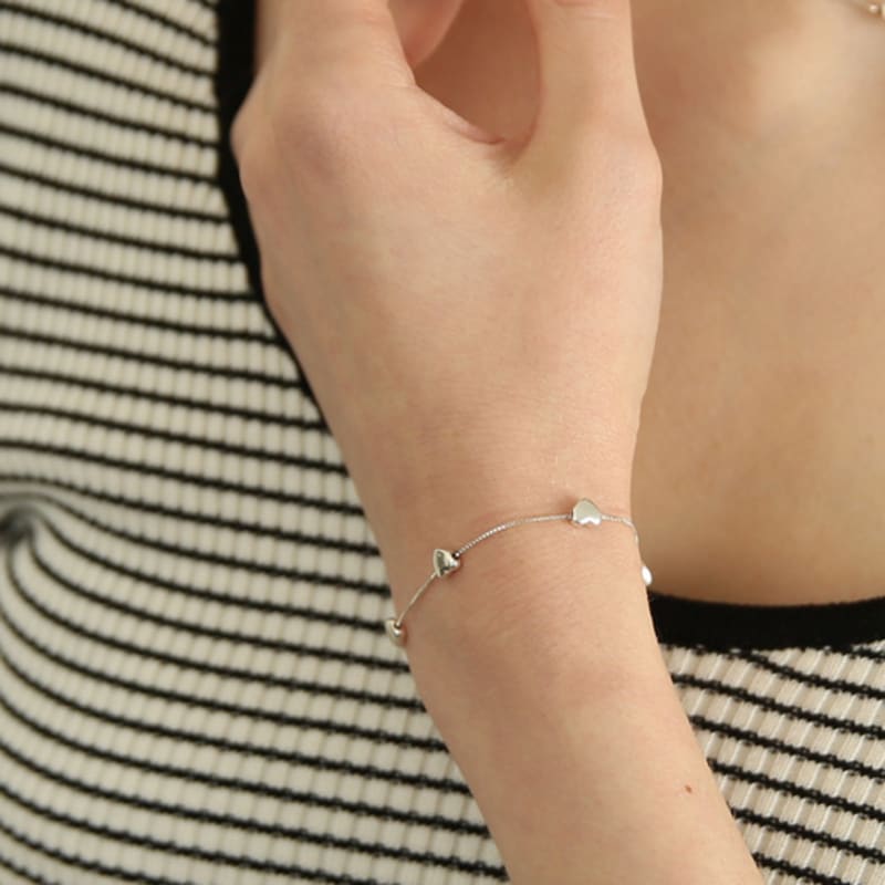 Less Is More Silver Heart Connection Bracelet