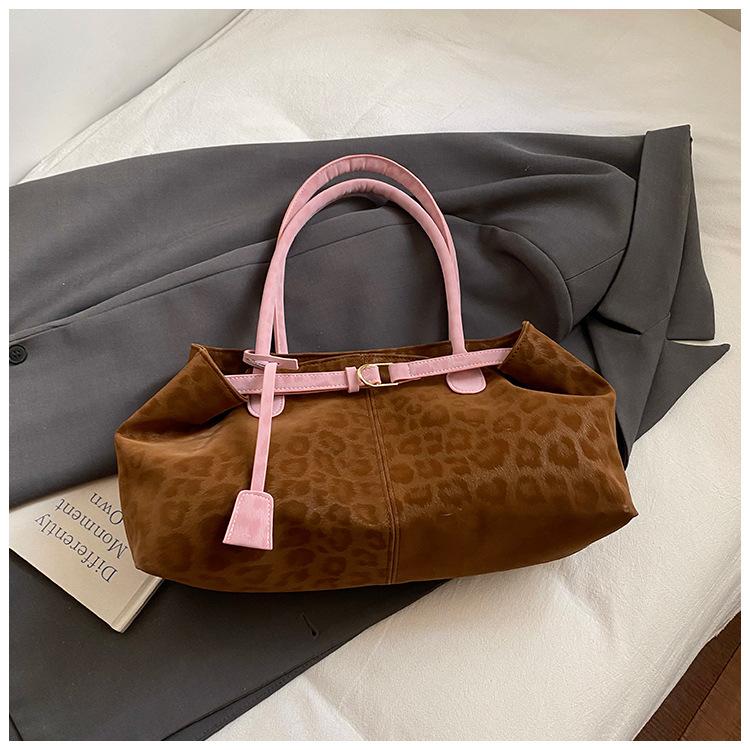 

Casual Commuting High Appearance Level Retro Large-capacity Tote Bag Single-shoulder Underarm Hand-carried Small Bag коричневий