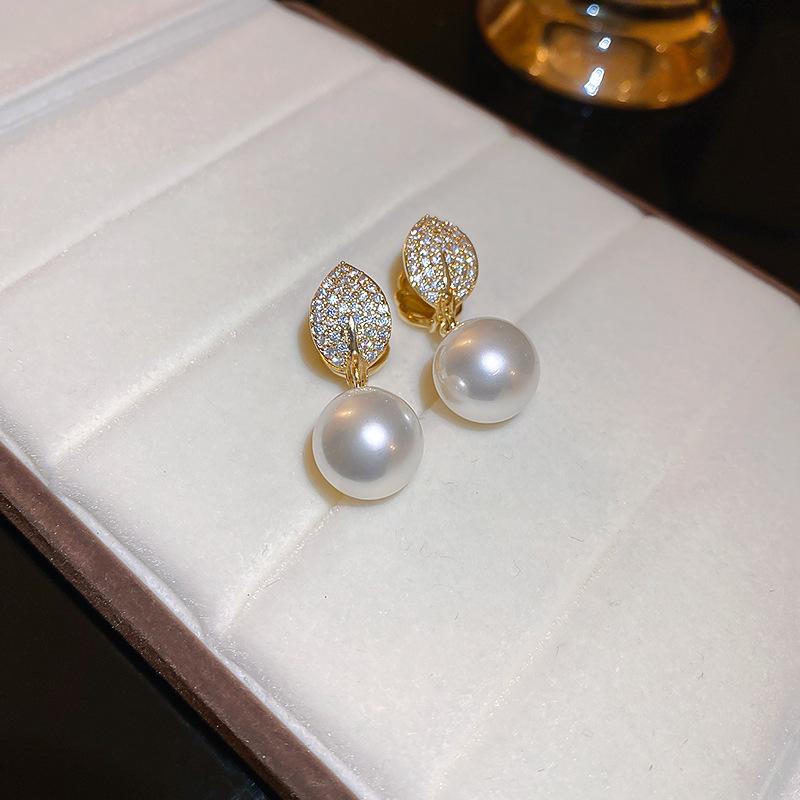 Silver Needle Diamond Pearl C-Shaped Earrings French Retro Premium Temperament Earrings Personality Light Luxury Earrings Women