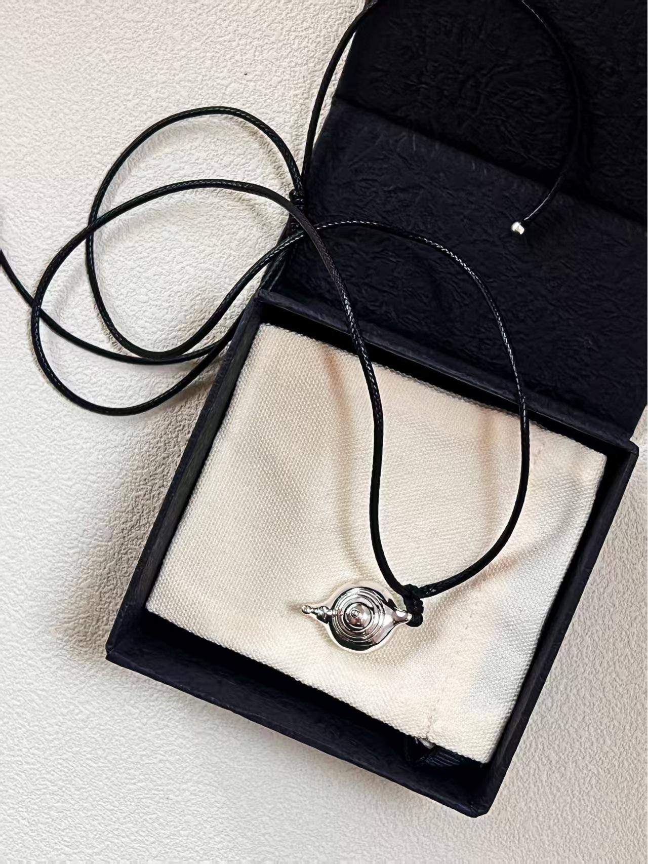 Brushed Silver Teapot Pendant Leather Necklace: Adjustable, Versatile Autumn/Winter Fashion Chain