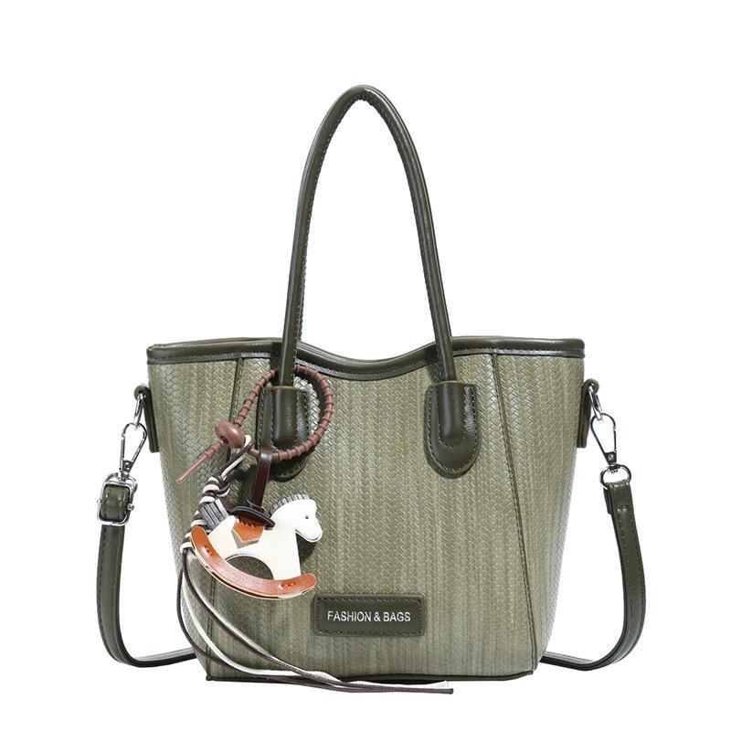 High-texture portable bucket bag women's 2025 autumn and winter new handbag fashion shoulder bag tote messenger bag