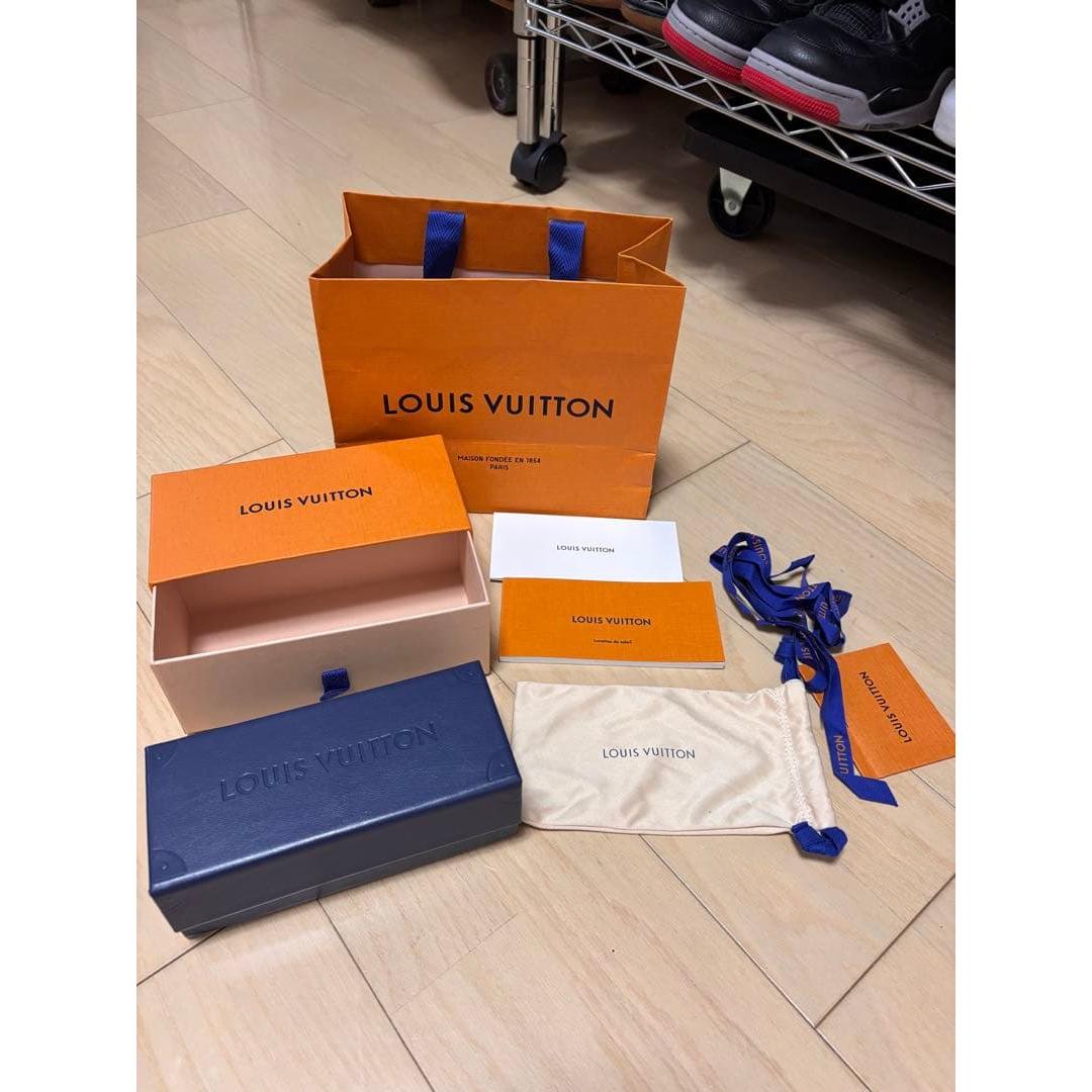Used louis vuitton sunglasses case