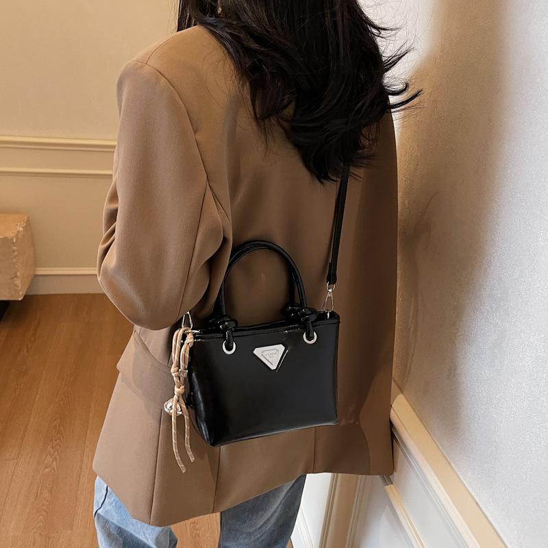 

Ретро-портативная сумка-корзина для овощей, женская весенне-летняя модная фактурная сумка-мессенджер через плечо, универсальная сумка-ведро no pendant чёрный