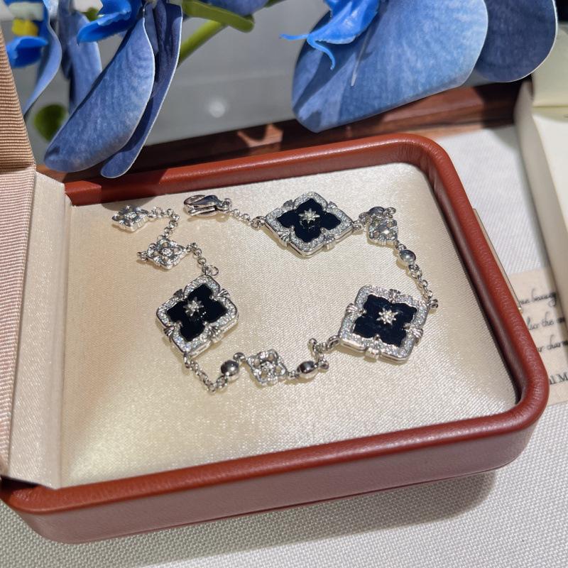 Italian Cloth Qi Lati Natural White Fritillary Four-Leaf Clover Bracelet Women'S Fashion Retro Rhombus Chalcedony Jewelry
