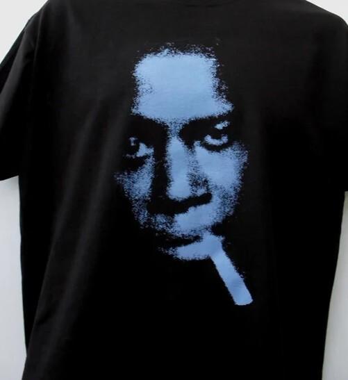 Футболка с Робертом Джонсоном, курящим, Подарок для него, Футболка Роберта Джонсона QE3778 Унисекс XL