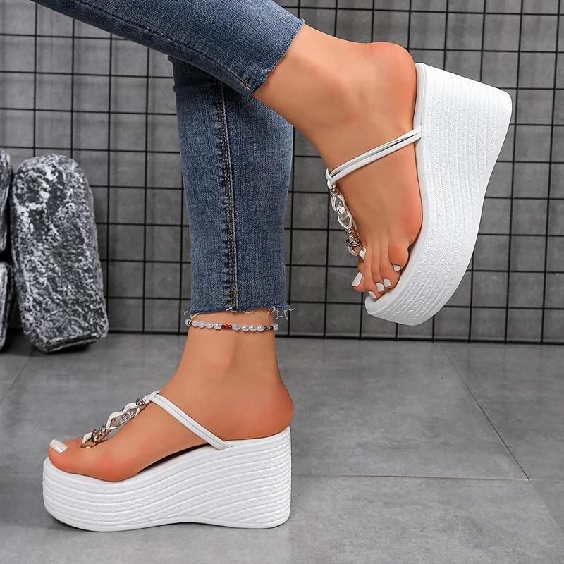Fashion Women Clip Toe Chunky Platform Sandals Fashion Metal Decor Wedge Heel Sandals for Woman Summer 2025 White Thick Sole Flip Flops