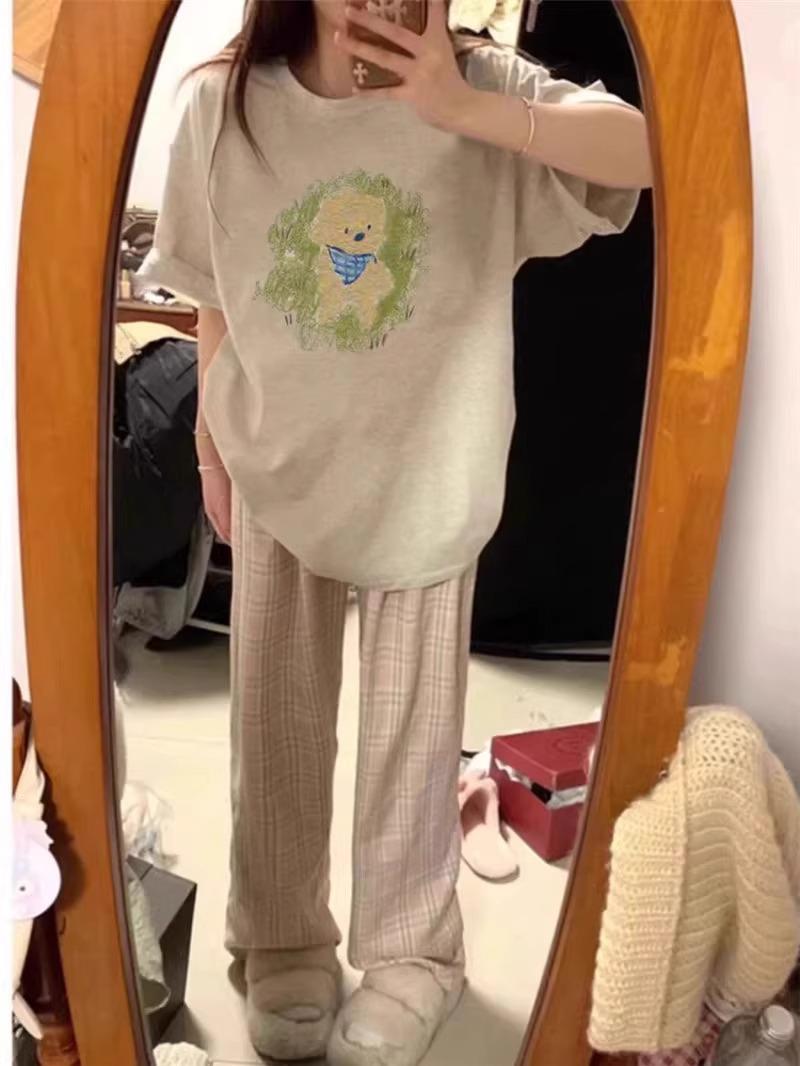 

2025 Women’s Gray Cotton Short Sleeve T-shirt - Stylish Loose Fit with Straight Shoulders M вина червоного кольору