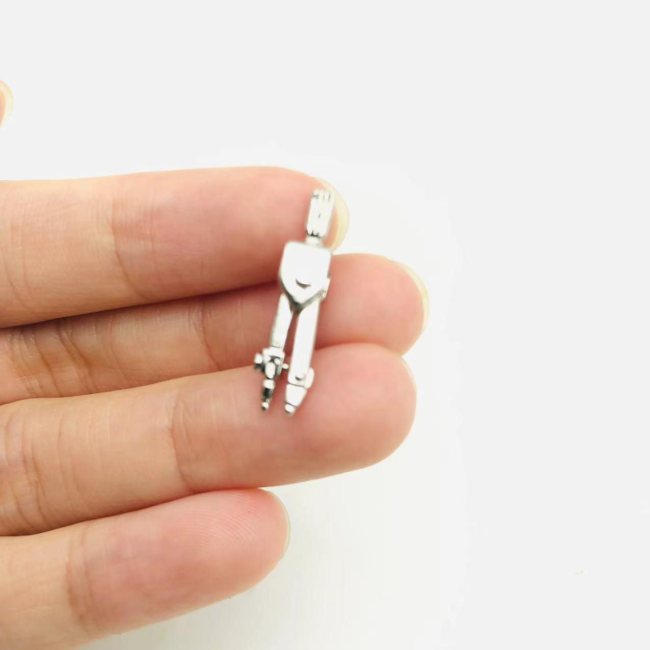 

Миниатюрный офисный макет канцелярский набор: Пенал, Блокнот, Альбом для эскизов, Линейка, Штангенциркуль, Мелок (1:12 шкала)