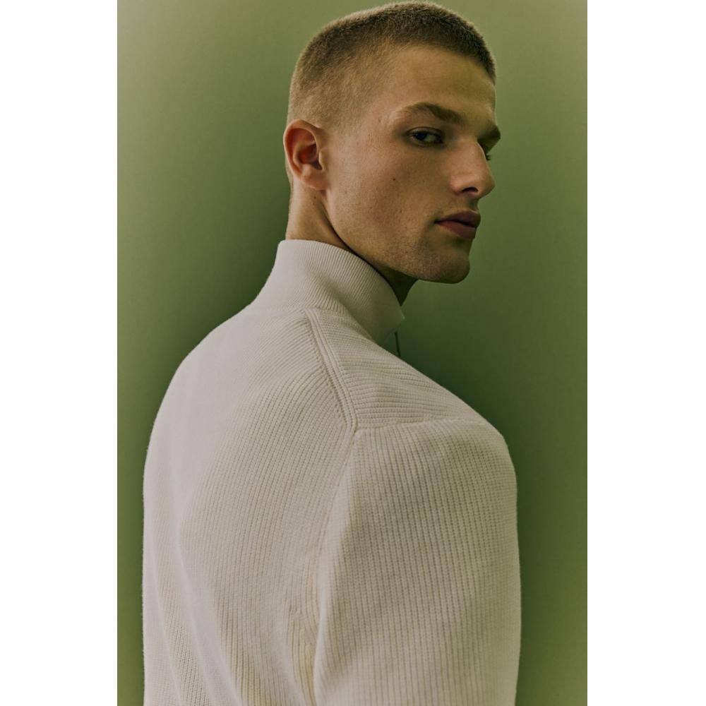 H M sliM Fit Sweater creaM