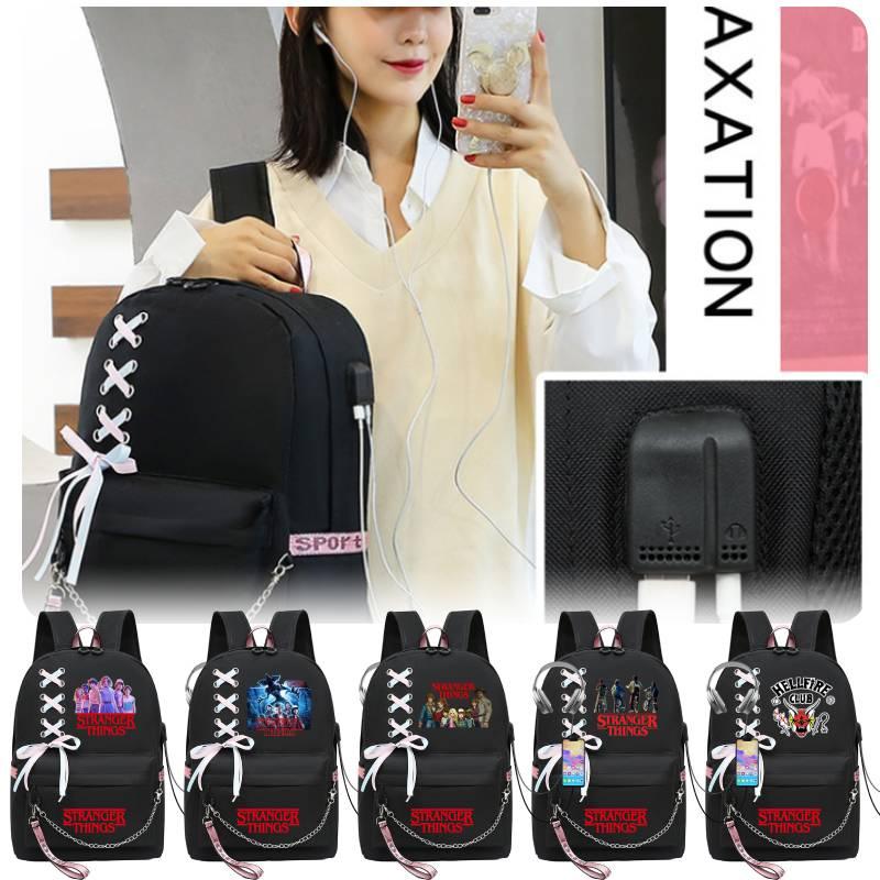 Stilvoller Stranger Things Rucksack mit USB-Ladeanschluss 20-35l Fassungsvermögen Oxford-Stoffmaterial