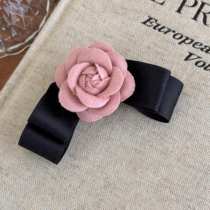 Modische Haarspangen im koreanischen Stil für Damen Stoffkunst Rosenblume Haarspange Neues Produkt Kopfschmuck