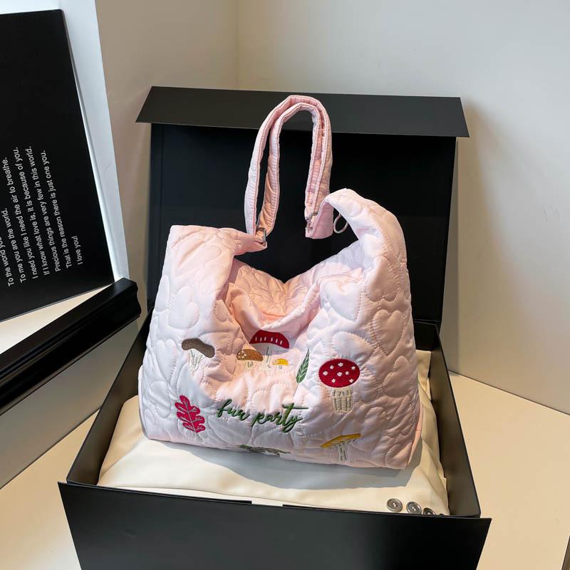 A Fashionable, Casual, Individualistic and Trendy Large-capacity Tote Women's High-quality Single-shoulder Crossbody Bag