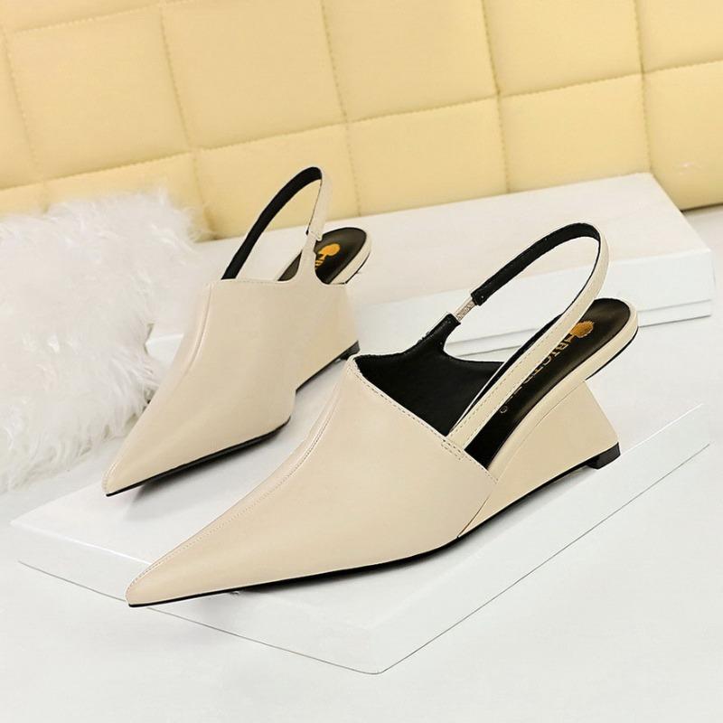 Fashion Wedge Strange Style High Heels Women Sexy Point Toe Backstrap Sandals Covered Head Design Party Dress Mules Shoes Women Pumps