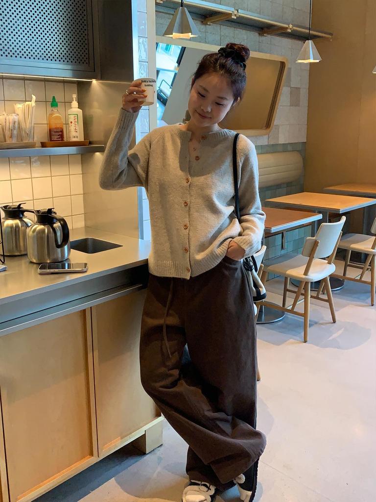Korean Style Plus Size Loose Knit Cardigan - Women's Solid Color Round Neck Casual Spring Sweater.