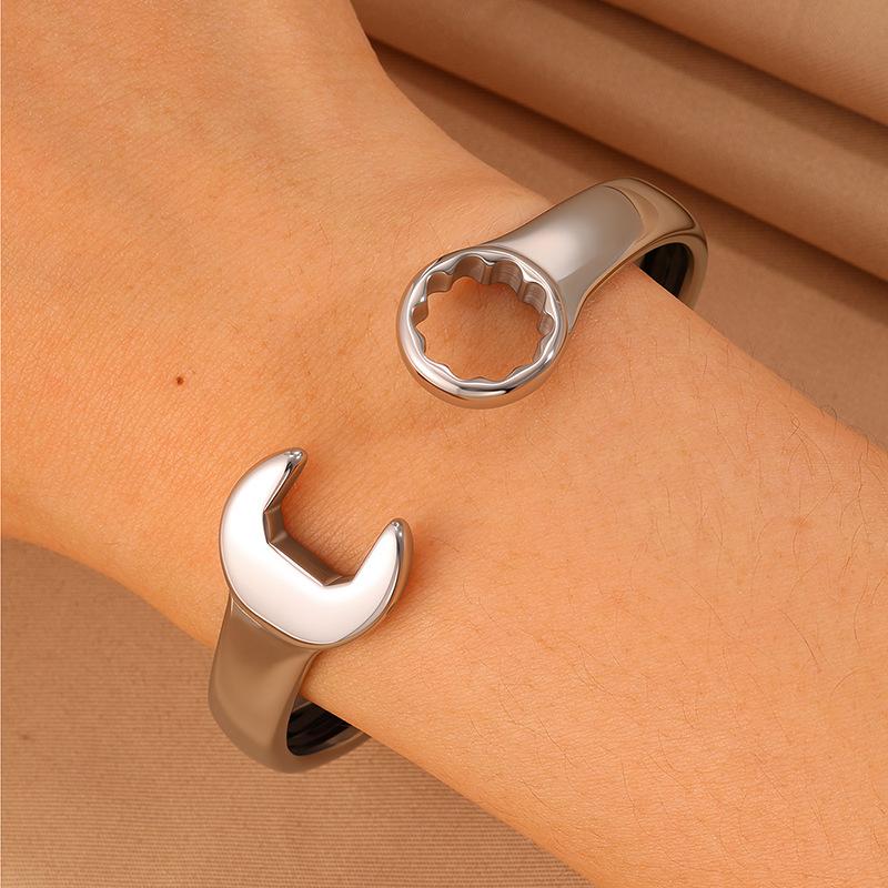 Fashionable Japanese and Korean Style Men's Design Wrench Opening Street Versatile Bracelet