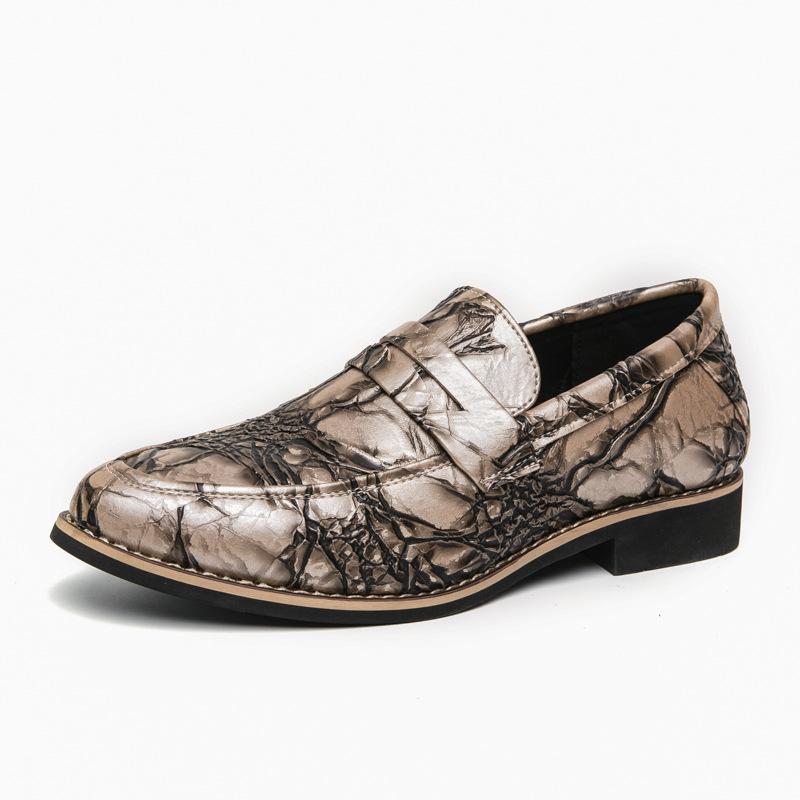 

Men s shoes large size business leather shoes men s pattern open smile men s loafers spring and autumn new Doudou shoes men 46 золотий