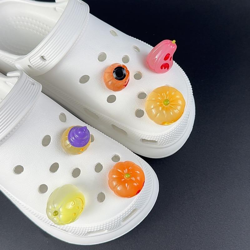 Ensemble de 6 Charms de Chaussures Noctiluents Accessoires Boucle de Chaussure à Trous pour Halloween Résine Citrouille Démon DIY Décorations de Chaussures 3D Cadeau