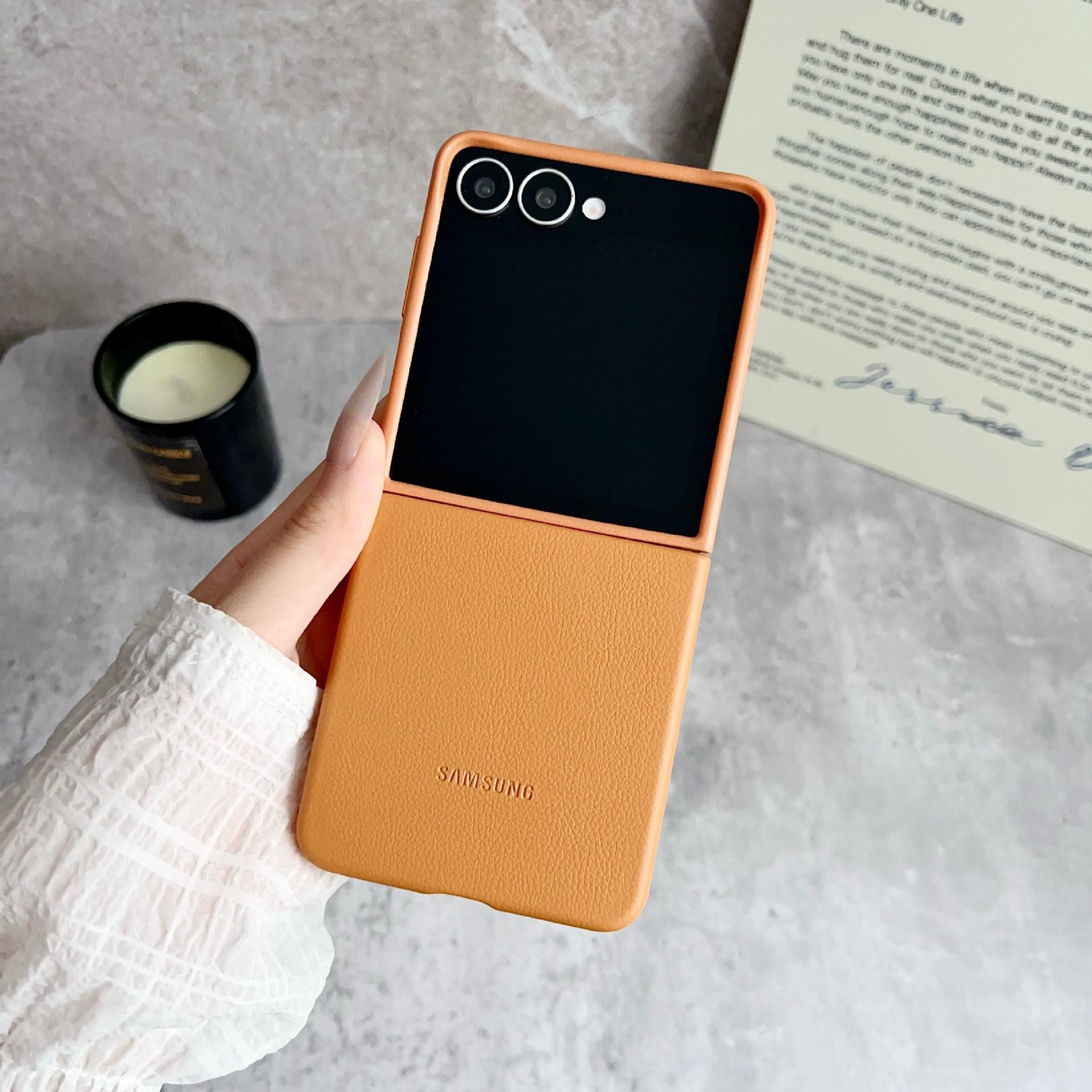 

Магнітний шкіряний чохол для телефону Samsung Z Flip7 - Повне покриття, Захисна задня кришка однотонна. Z Flip7 (With Magnet) коричневий