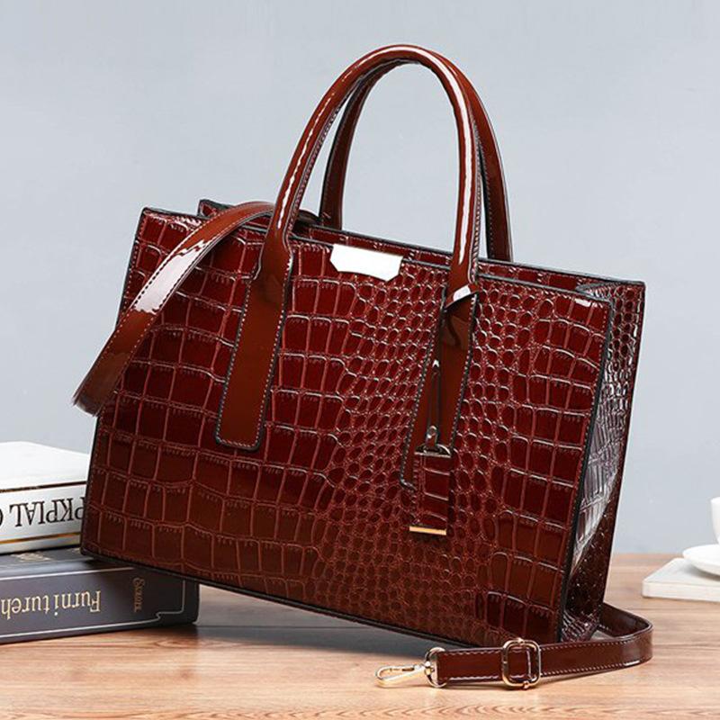 New women's bag trendy crocodile pattern portable shoulder messenger bag global