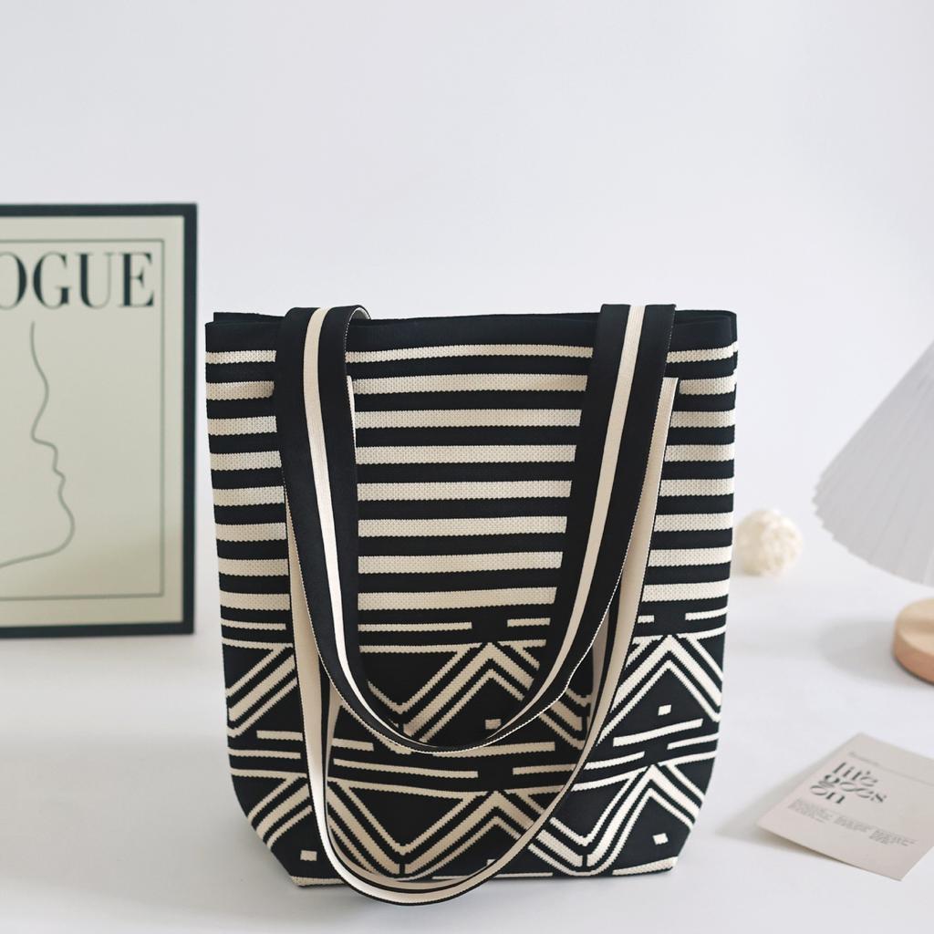 New Women's Knitted Shoulder Bag Large Capacity Bucket Bag for Shopping Commute Crossbody
