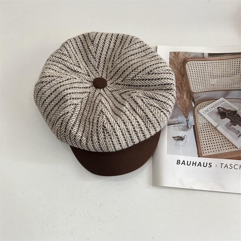 

Новая восьмиклинная шляпа с козырьком в тон, детская осенне-зимняя шерстяная кепка, универсальная кепка газетчика, ретро берет M（56-58cm） темно-коричневого