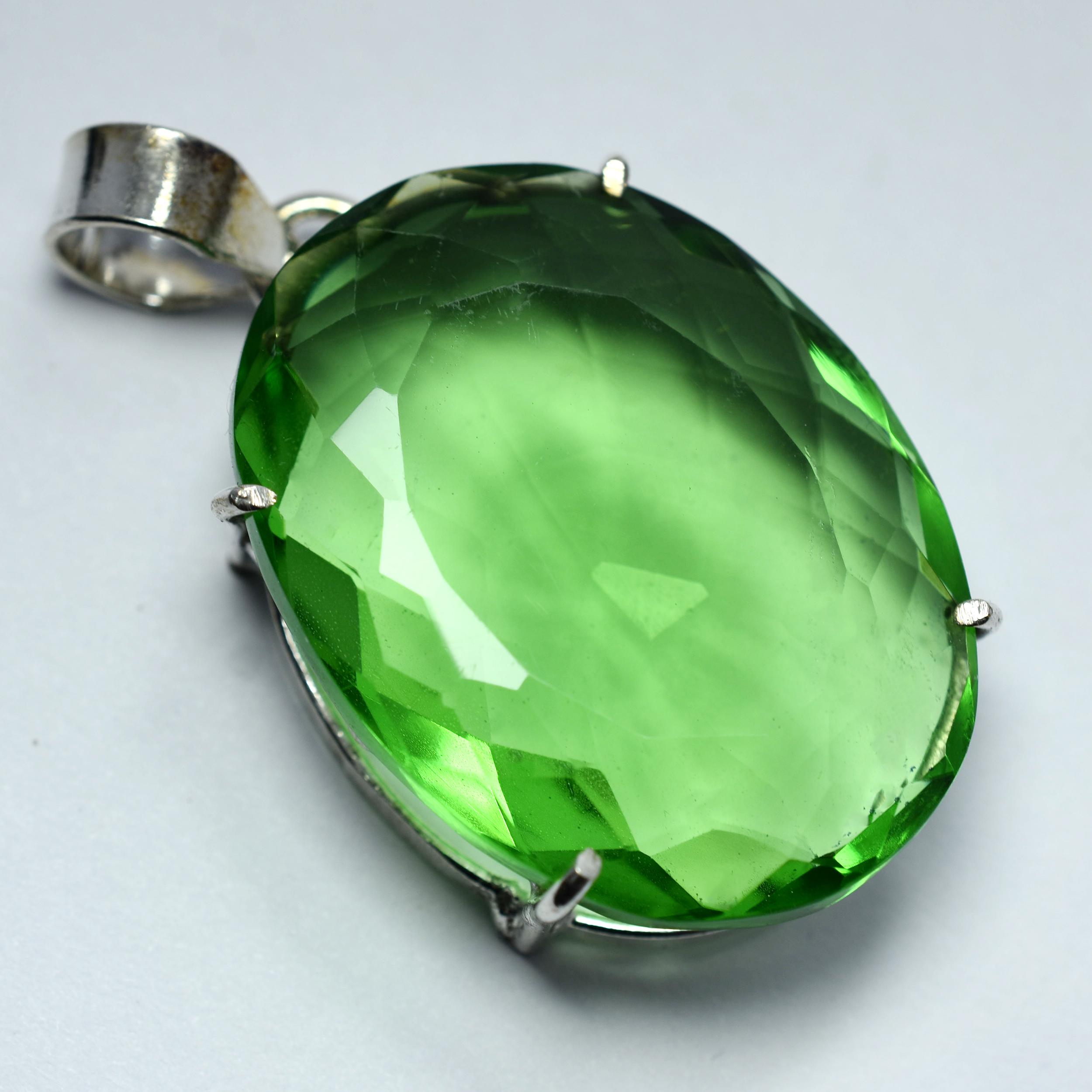 

Перидот СЕРТИФІКОВАНИЙ 92.05 Карат НАТУРАЛЬНИЙ Овальний Підвіска з дорогоцінним каменем зі стерлінгового срібла 925 проби va-732 36.4 mm approx зелений
