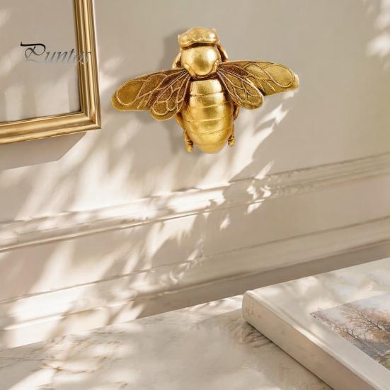 Decorative Bee Figurines for Home Vintage Gilded Resin Figurine, Lifelike 3D Insect Sculpture with Built-In Wall Small Gold Statue Hook, Light Luxury
