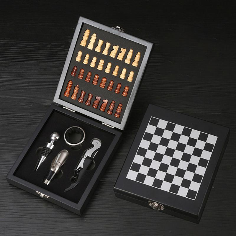 

1 Set Of Wine Opener With Chessboard, 4-Piece Wine Accessories Set, Suitable For Entertainment, Wine Lovers, Hosts And As Gifts