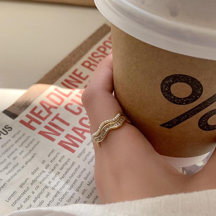 And Artistic Contemporary Womens Open Finger Ring With Unique Geometric Shape And Luxurious Finish