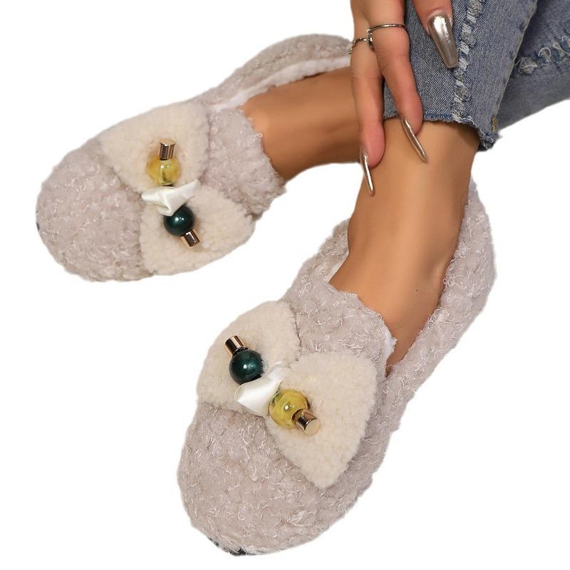 Thick-soled fluffy shoes are worn outside, comfortable casual shoes in autumn and winter, and trendy temperament warm cotton shoes.