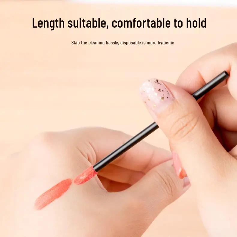 **Přenosný jednorázový štětec na rty**: Plochá vatová tyčinka pro aplikaci rtěnky, barvy na rty a lesku**