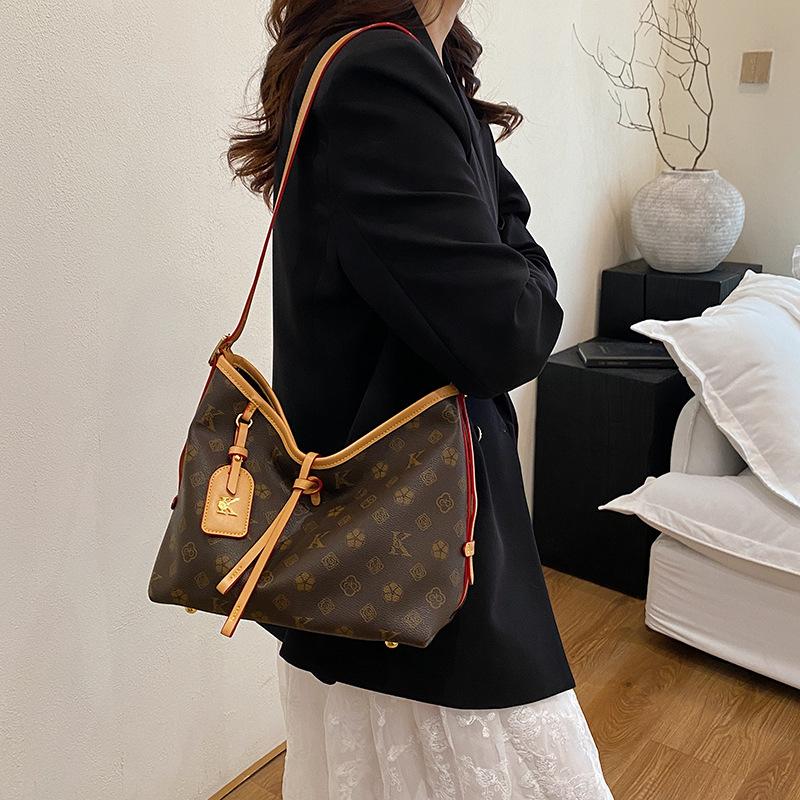 Tote bag high sense versatile large-capacity bag female college students new versatile commuter shoulder bag