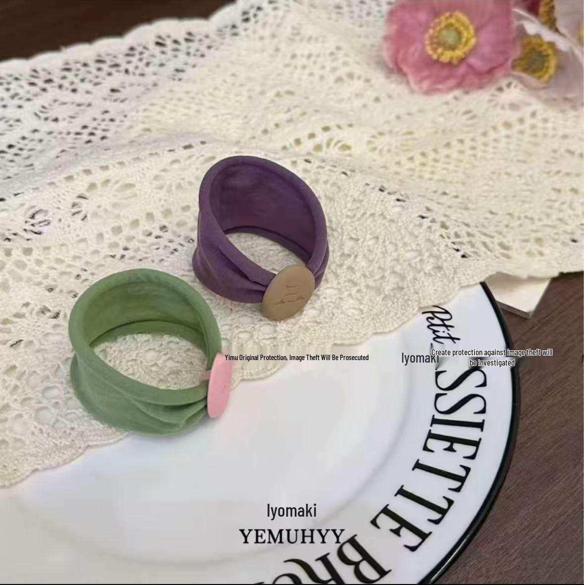 

Korean Style Seamless Hair Ties with Towel Loop: High Elasticity, Hair-Friendly, Colorful Letter Design for Women